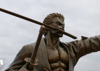 Zoro Statue