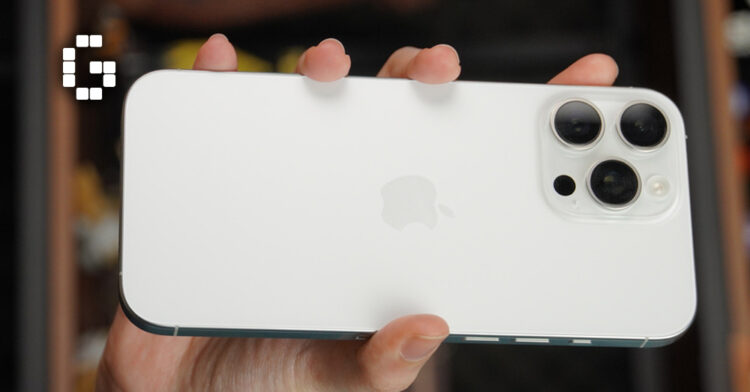 iPhone 16 Pro Max Review – Everyday Reliability Meets Apple Intelligence